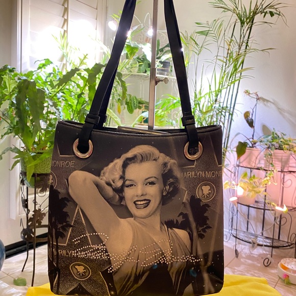 Handbags - MARILYN MONROE PURSE NWOT